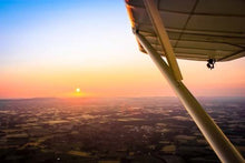 Lade das Bild in den Galerie-Viewer, 20 Minuten Münsterland Rundflug Gutschein/Ticket - Schnupperflug24 Flugzeug mitfliegen besonderes Geschenk